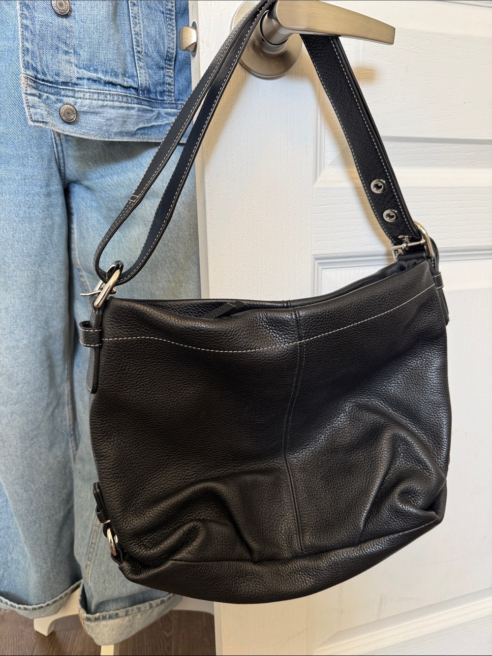 Coach Duffle/Hobo (F15064) Black Leather Shoulder Bag - Classic Everyday